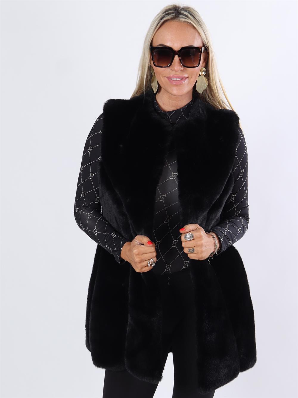 Mille - Beigefarvet blød faux fur vest